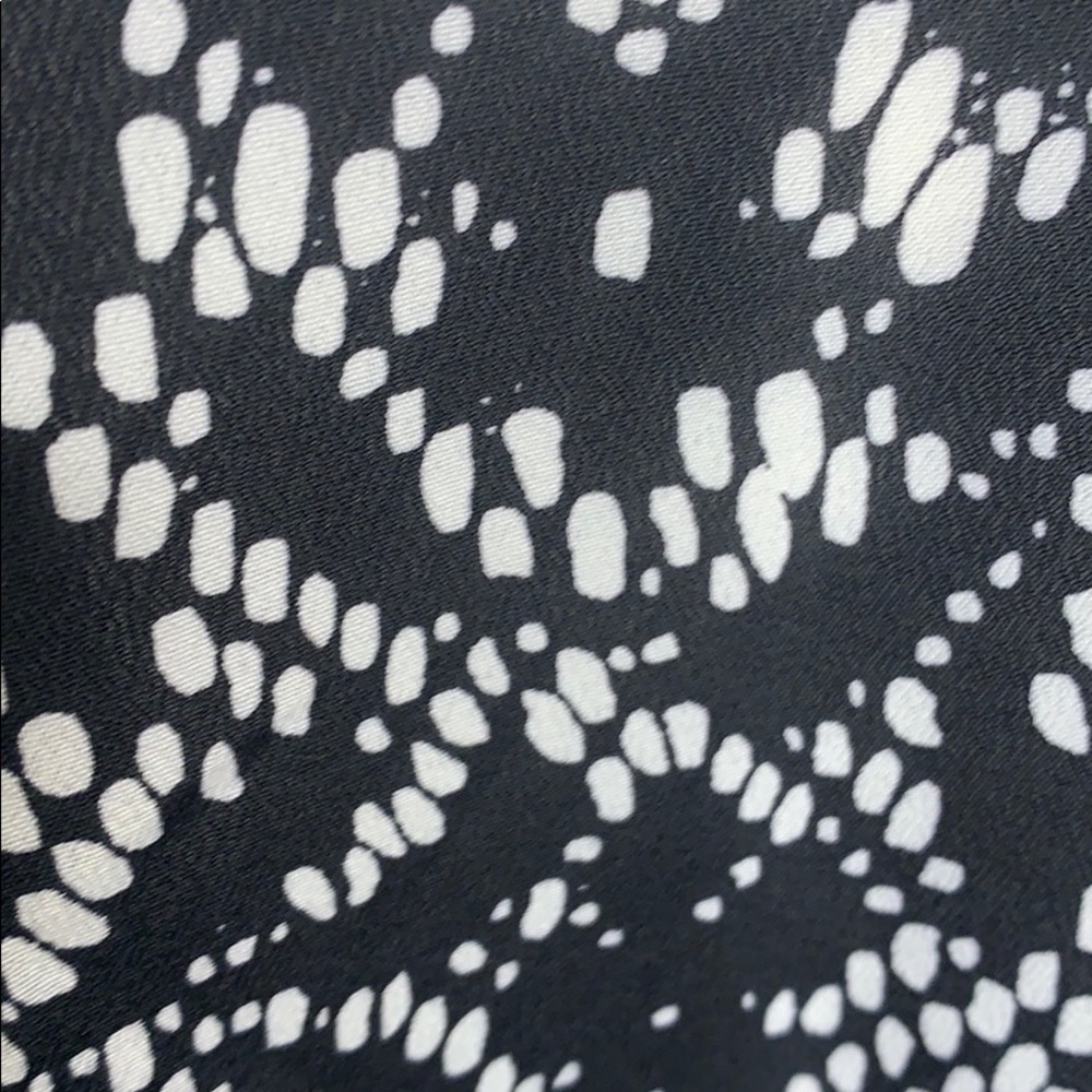 TAHARI•BLOUSE - Picture 8 of 10